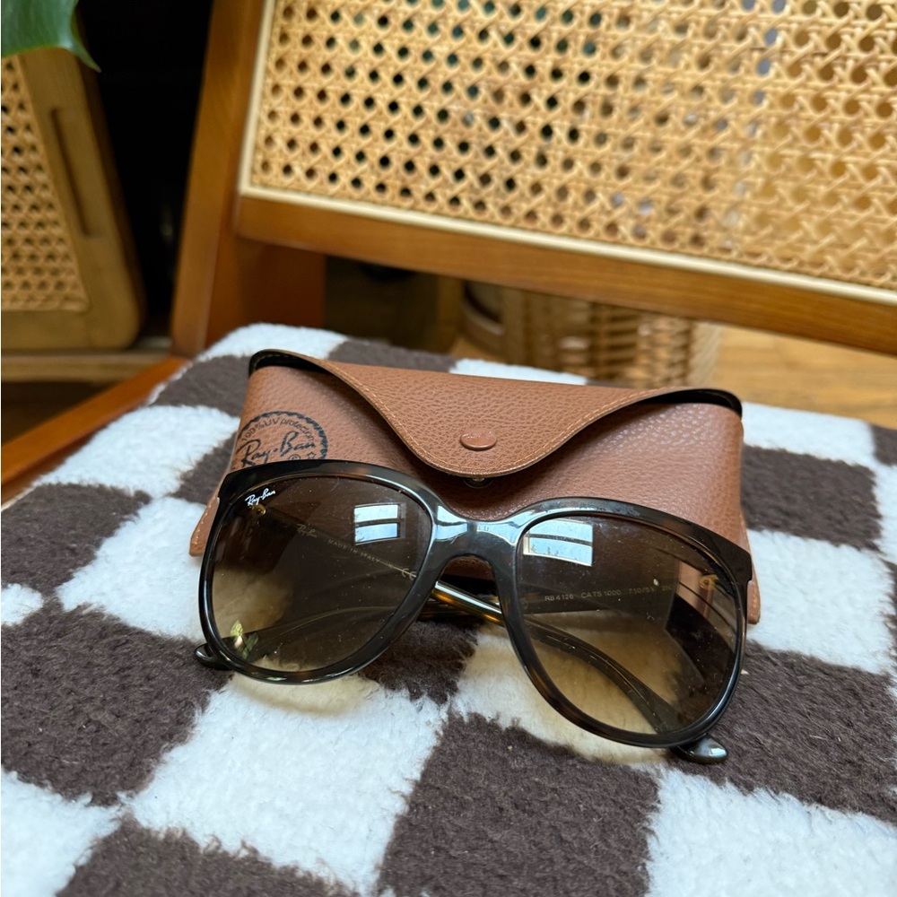 Ray-Ban Brown Gradient Oversized Sunglasses
